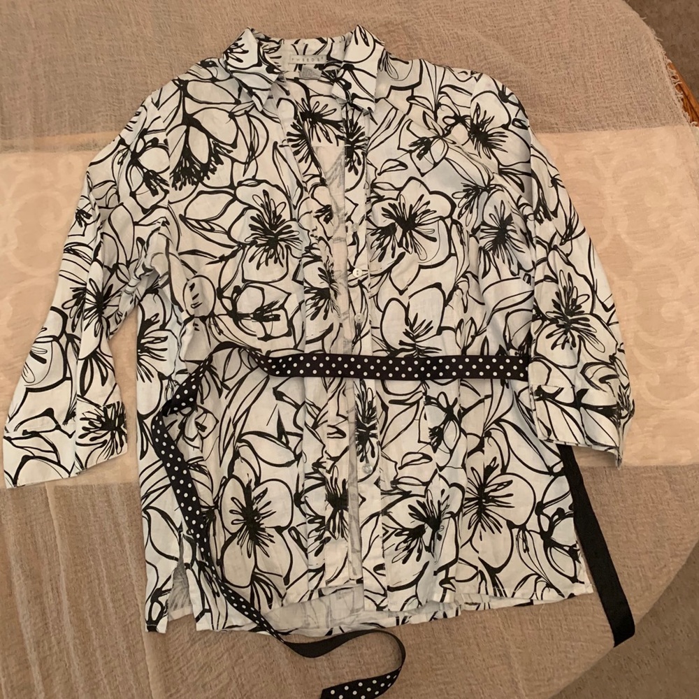TWEEDS Women’s black & white floral jacket